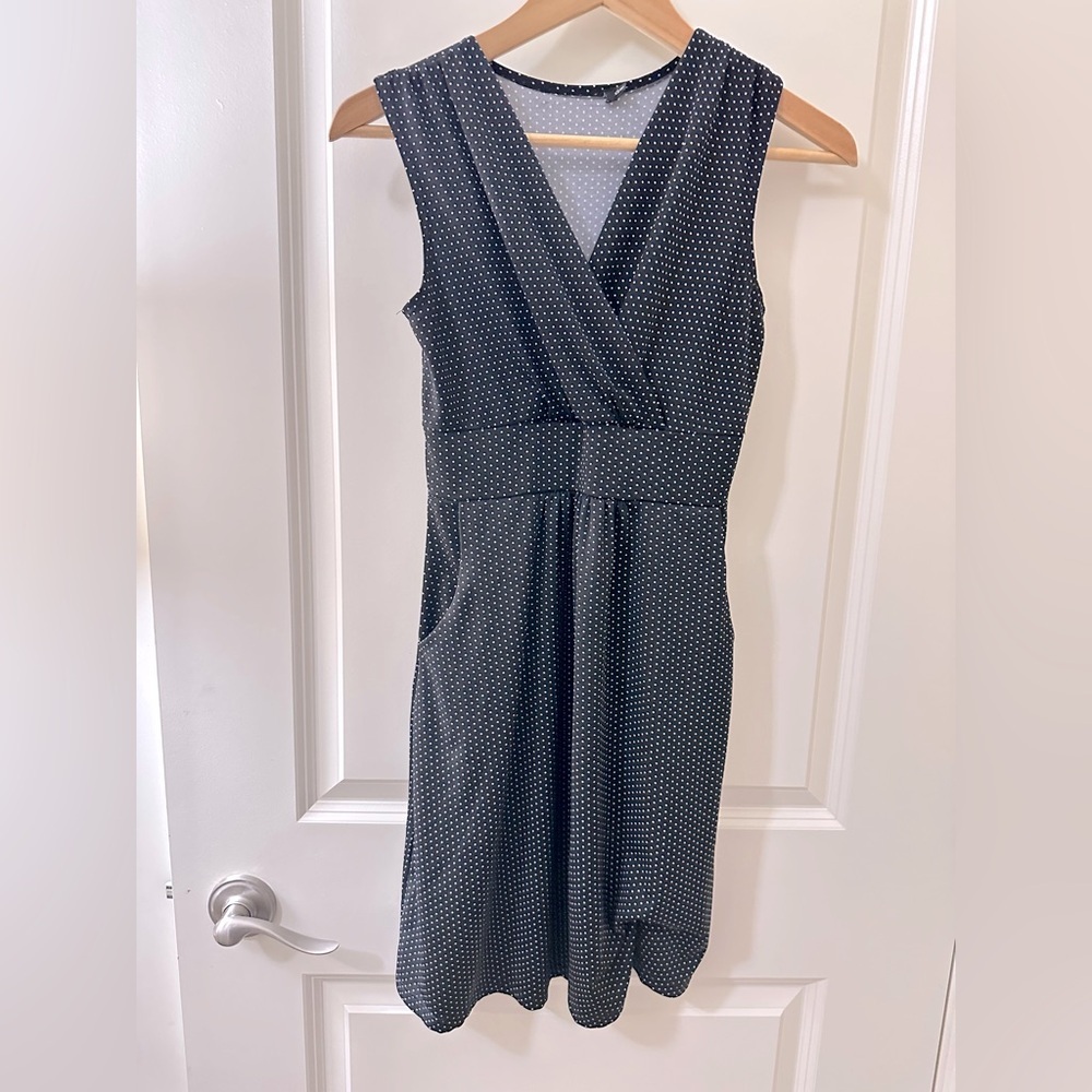 5/$25 Slinky Black & White Polkadot Dress XS